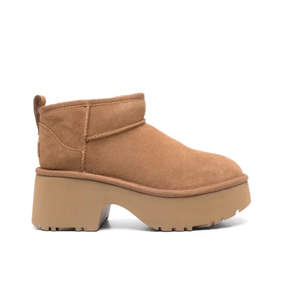UGG Suede Classic Ultra Mini New Heights boots - Picture 1 of 4